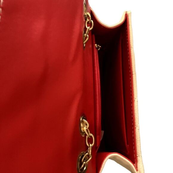 Elegant Cream Crossbody Bag - Picture 4 of 8